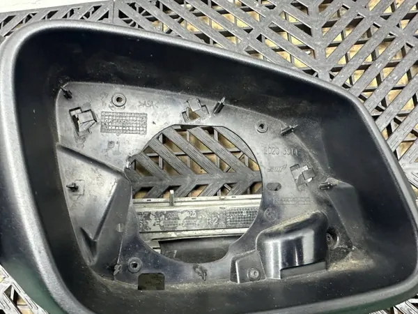 OEM 7245082 Etu-oikea peilin kotelo BMW 2-sarja image 3