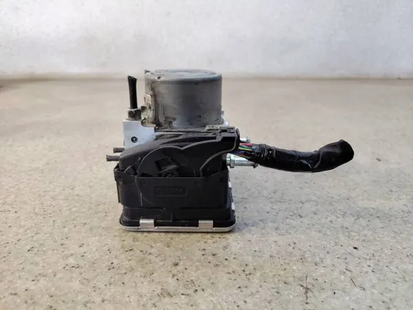 Pompe ABS 27536AL040 Subaru XV II image 4
