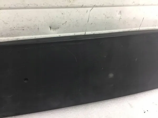 Moldura Matrícula Mercedes C W204 OEM A2048171478 image 3
