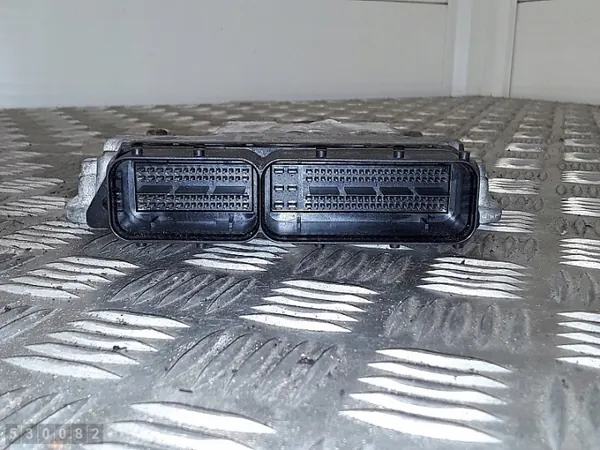 2012 VW Scirocco ECU 2.0 TDI 03L906018GF image 3