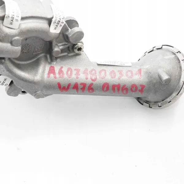 Mercedes Oliepomp OEM A6071800301 - Gebruikt image 9
