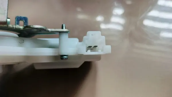 Bagagelås Jeep Cherokee KL 2014-23 OEM 68110603AC image 5