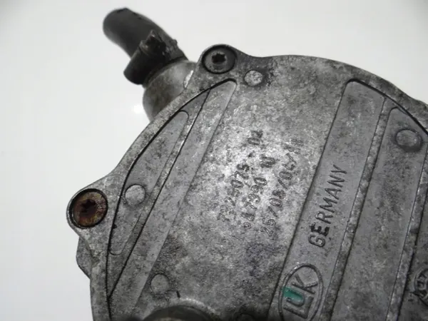 Pompe à vide OEM 7525075 pour BMW X5 E53 4.4 Essence image 4