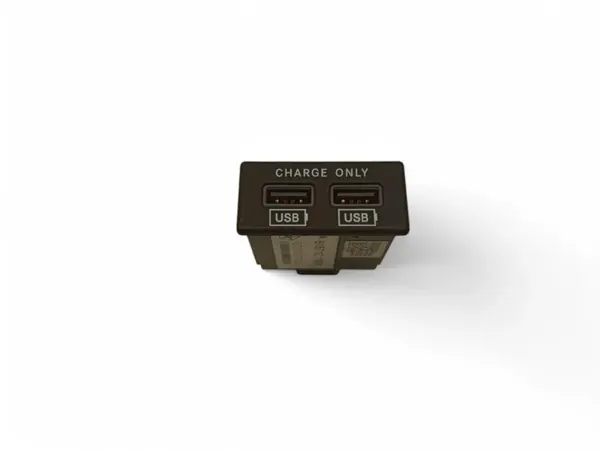 Port USB OEM 670037782 pour Maserati Levante SUV image 2