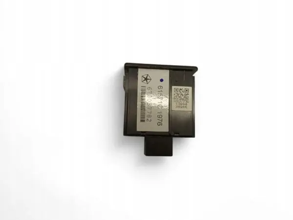 Port USB OEM 670037782 pour Maserati Levante SUV image 3