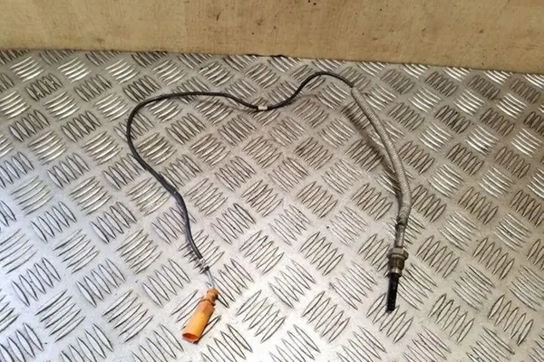 DPF Trycksensor VW TIGUAN 2.0L diesel 2008 OEM 03G906088D image 3