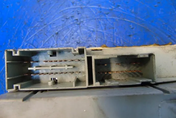 Caixa de fusíveis FIAT STILO 1.9JTD image 7