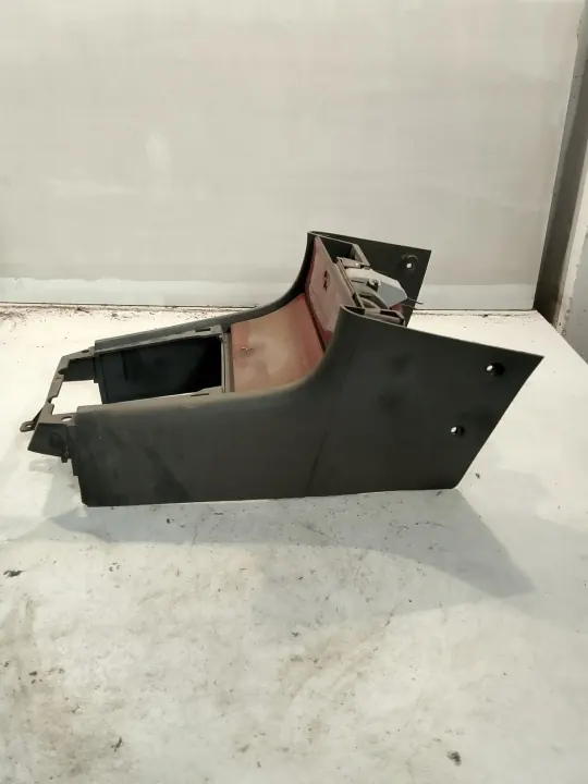 Kia Clarus keskikonsoli puutuhkakuppi OEM image 2