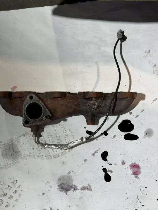 Pakoputken keräin OEM 2455098 Hyundai Staria 2.2D:lle image 2