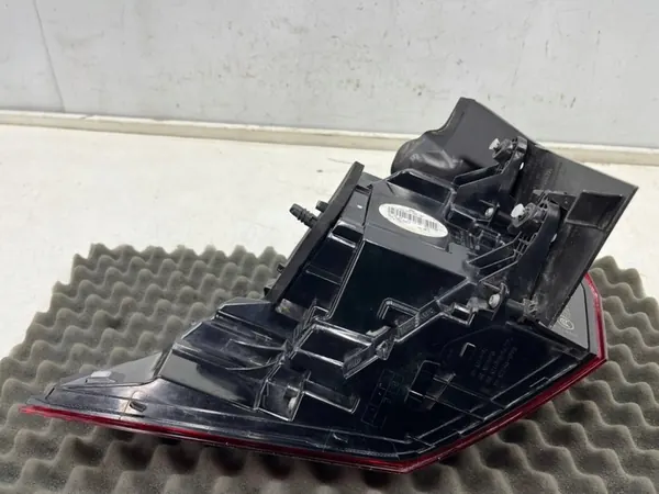 Volkswagen OE 5NA945208F Luz Trasera image 9