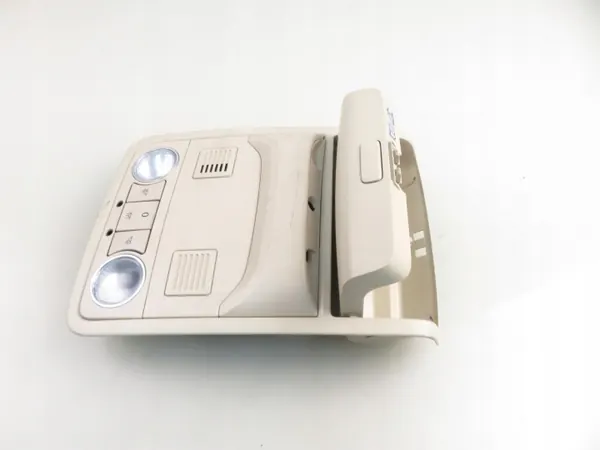 Iluminación Cabina OEM 561868837B - Volkswagen OE Usado image 5
