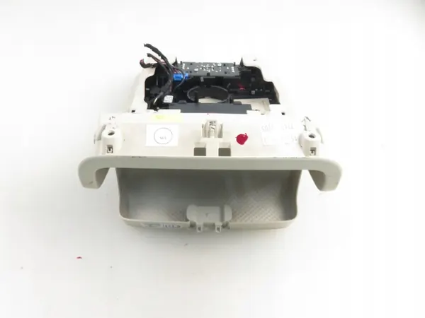 Iluminación Cabina OEM 561868837B - Volkswagen OE Usado image 6