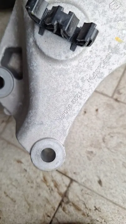 Supporto motore Renault Clio V 1.0 TCE image 2