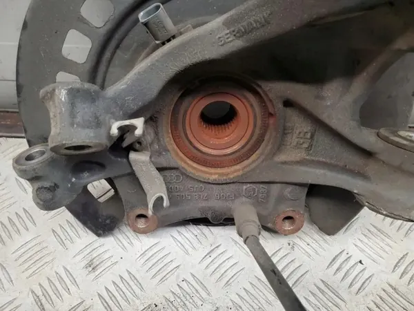 Audi Q7 Bakhjulsnav OEM 7L8505436A - Höger sida image 6