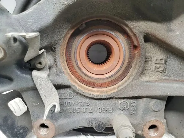 Audi Q7 Bakhjulsnav OEM 7L8505436A - Höger sida image 8