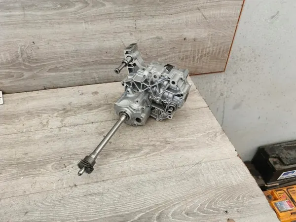 Gebruikte Audi OE oliepomp 27E11 LF30G G2B700903 image 2