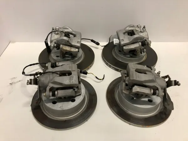 Jeu Disques Plaquettes Étriers OEM 6866297 6799383 Avant Arrière image 2