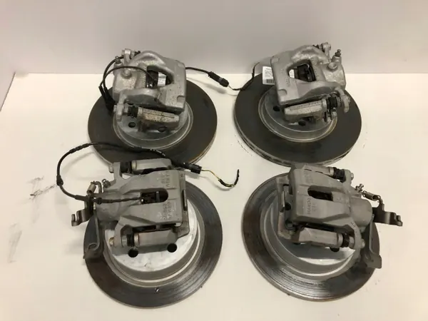 Jeu Disques Plaquettes Étriers OEM 6866297 6799383 Avant Arrière image 3