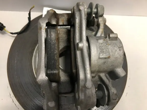 Jeu Disques Plaquettes Étriers OEM 6866297 6799383 Avant Arrière image 6