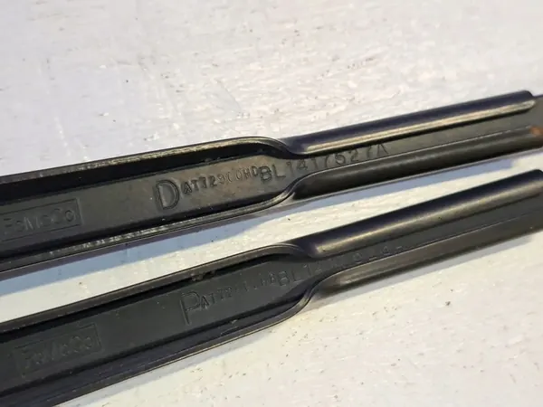 Front Wipers Lincoln Navigator 2011 image 5