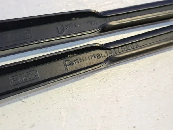 Front Wipers Lincoln Navigator 2011 image 6