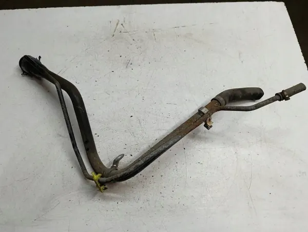 OEM 31582 Bränslefyllningsrör för Toyota Verso 09-13 image 2