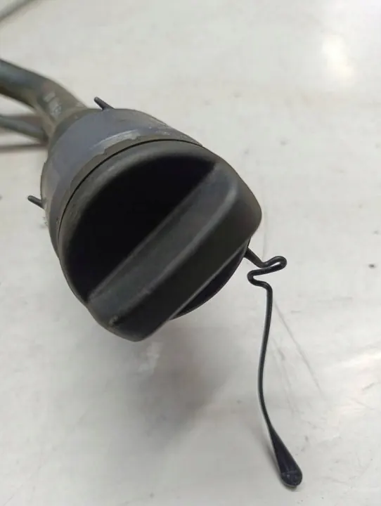 OEM 31582 Bränslefyllningsrör för Toyota Verso 09-13 image 3