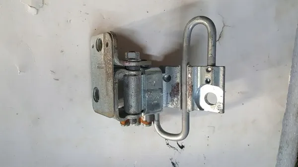 Charnière de porte VW CC avant droite OE VAG image 2
