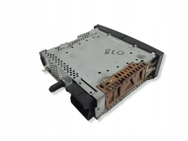 OEM 96537894XT00 Radio CD d'occasion pour Citroen C3 image 3