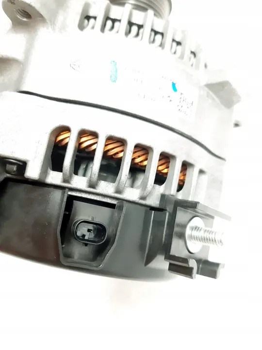 BMW 5 G30 2.0D Vaihtovirtageneraattori 104211-1052 image 7