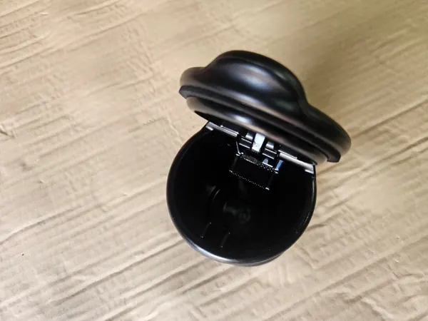 Toyota Asbak OEM TOYOTA POPIELNICZKA ORYGINAŁ image 3