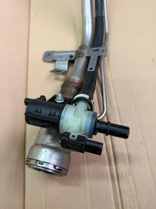 Pescoço de enchimento Volvo OEM 32363244 para XC90/XC60 image 3