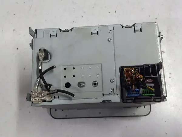 Rádio VW Golf 6 OEM 1K0035186AP - Usado image 3