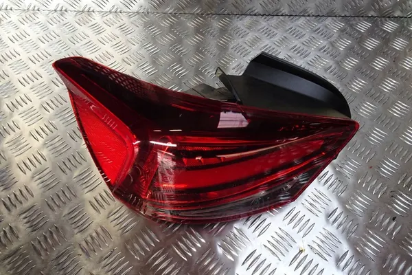 SEAT IBIZA 6F 17-21 Luz Trasera LED Izquierda Usada image 2