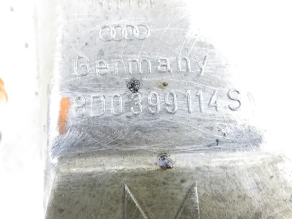 Support Boîte Audi OEM 8D0399114S - État Utilisé image 3