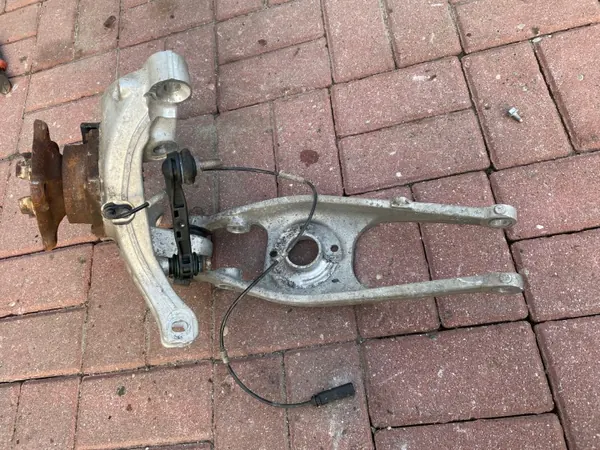 BMW OEM 2284795 Taka-Vasen Pyörännavan M3/M4/M2 image 2