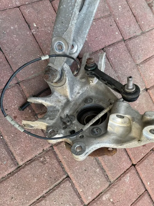 BMW OEM 2284795 Taka-Vasen Pyörännavan M3/M4/M2 image 4