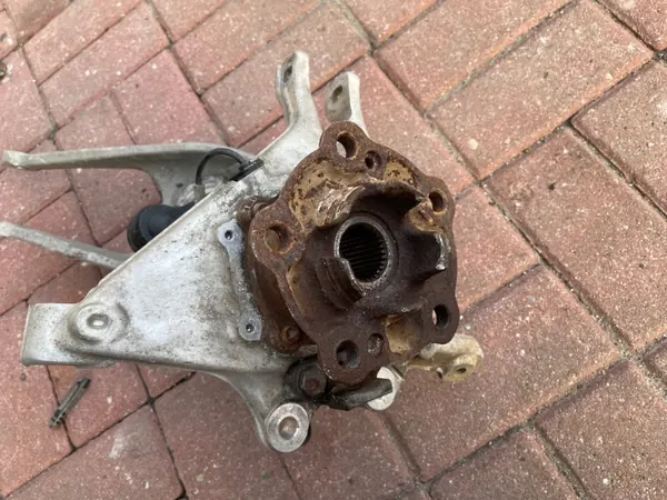 BMW OEM 2284795 Taka-Vasen Pyörännavan M3/M4/M2 image 7