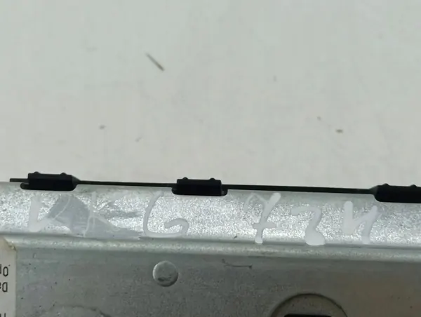 Encosto de cabeça traseiro esquerdo Audi Q7 4L 2006 OEM AMD109486 image 6