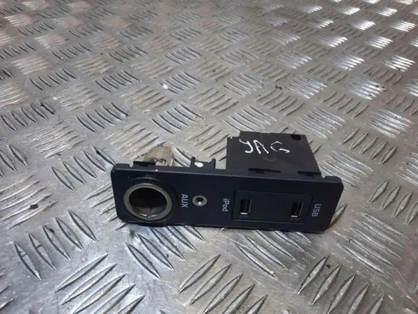 USB-port OEM AW9319C166AA för Jaguar XF 2.2L Diesel image 2