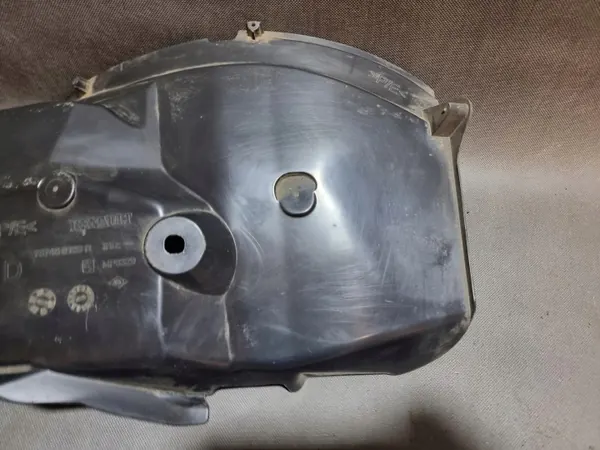 Taka-oikea pyöränkaari OEM 767480188R Sandero III image 3