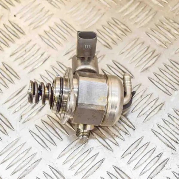 Polttoainepumppu Audi A4 (8W2, B9) 1.4L 2016 OEM 04E127025B0261520261 image 4