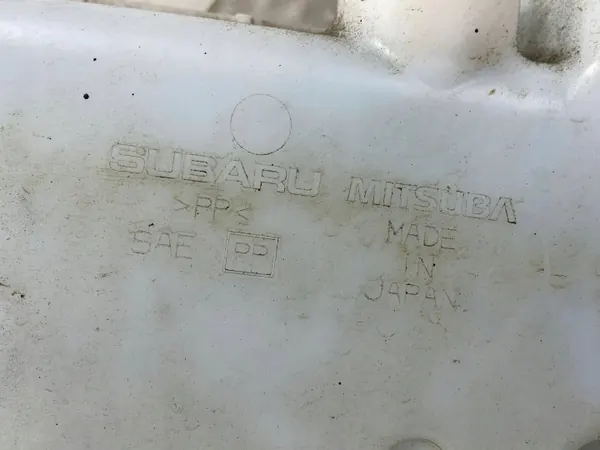 Réservoir lave-glace Subaru OE OEM 88018FJ000 image 5