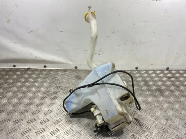 Réservoir lave-glace Subaru OE OEM 88018FJ000 image 6