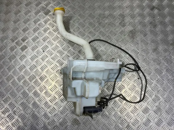 Réservoir lave-glace Subaru OE OEM 88018FJ000 image 9