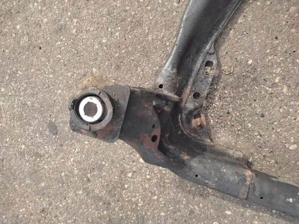 Sous-châssis avant Land Rover Discovery Sport HK725000A image 6
