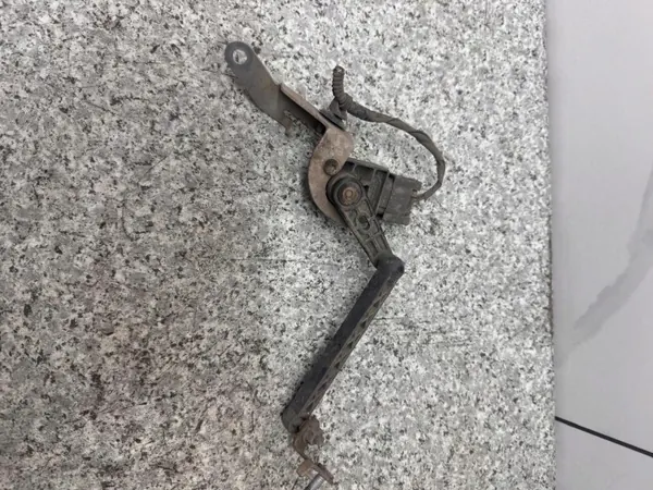 Vänster Strålkastarnivåsensor Volvo XC40 OEM 32221477 image 4