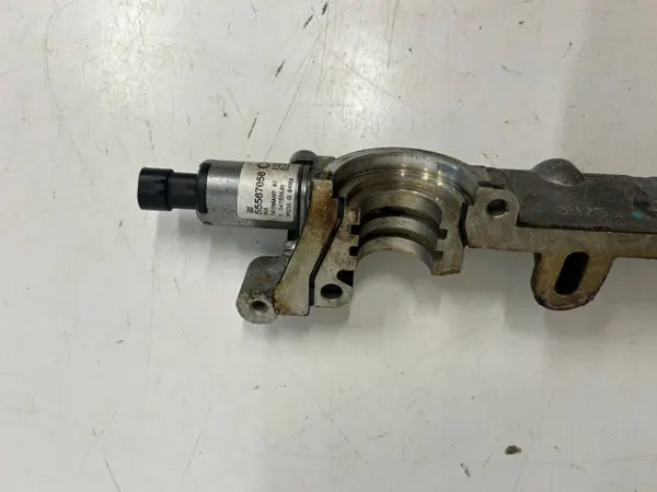 Kamaxeltäck, ventilbro OEM 55354224 för Chevrolet Cruze image 3
