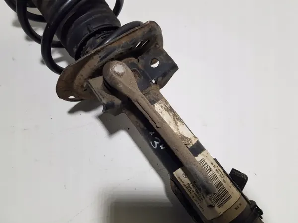 Etujousim Vasen/Oikea OEM A2073207138 Mercedes image 4