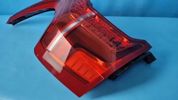 VOLVO XC90 II Luz Trasera Izquierda LED 32228826 image 7